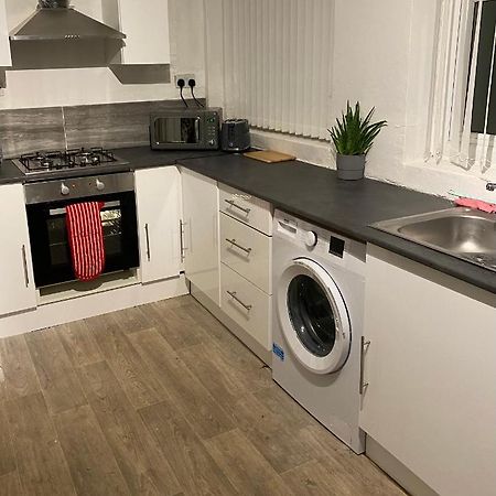 Cosy 3 Bedroom House, Free Parking & Wifi نوتينغهام المظهر الخارجي الصورة