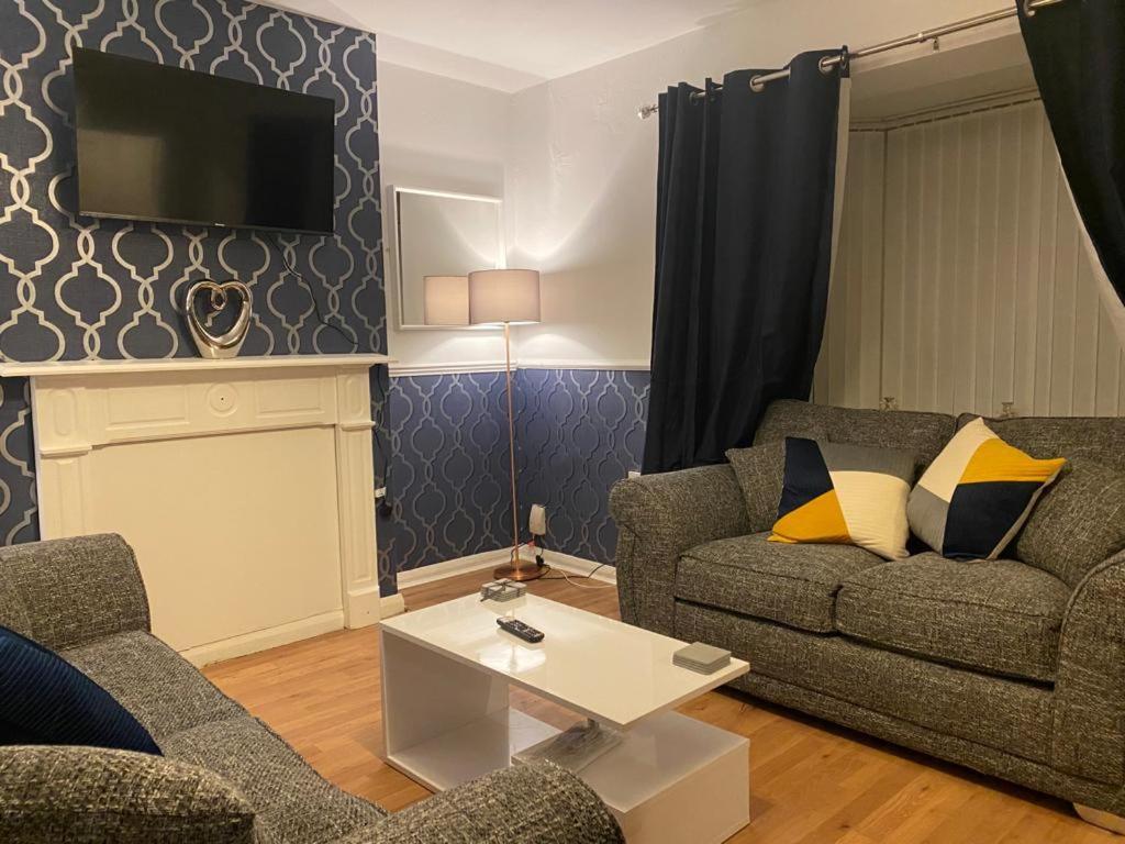 Cosy 3 Bedroom House, Free Parking & Wifi نوتينغهام المظهر الخارجي الصورة