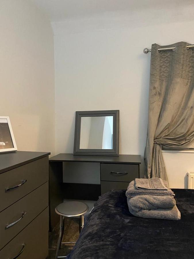 Cosy 3 Bedroom House, Free Parking & Wifi نوتينغهام المظهر الخارجي الصورة