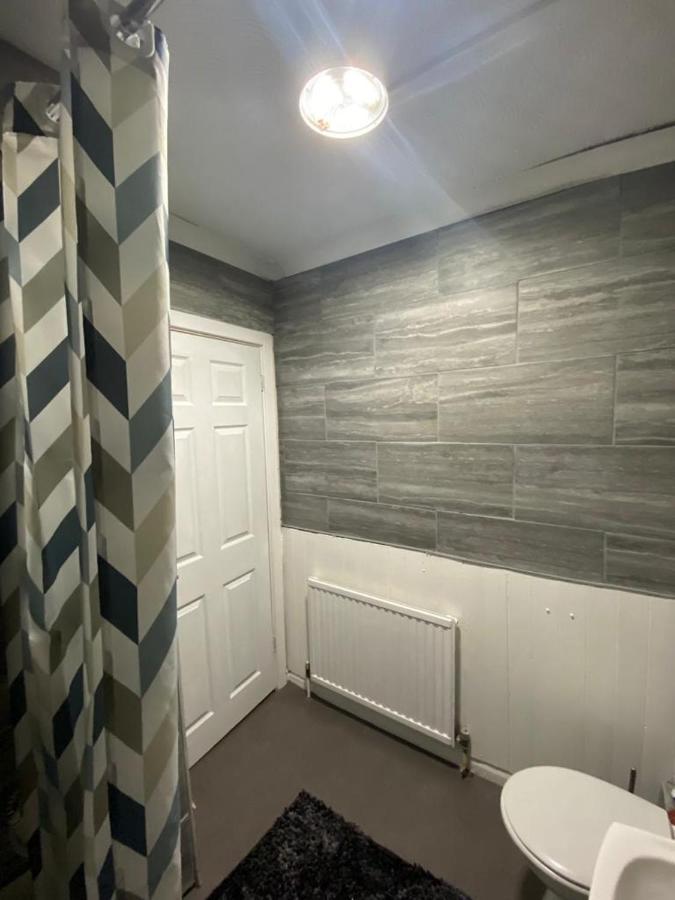Cosy 3 Bedroom House, Free Parking & Wifi نوتينغهام المظهر الخارجي الصورة