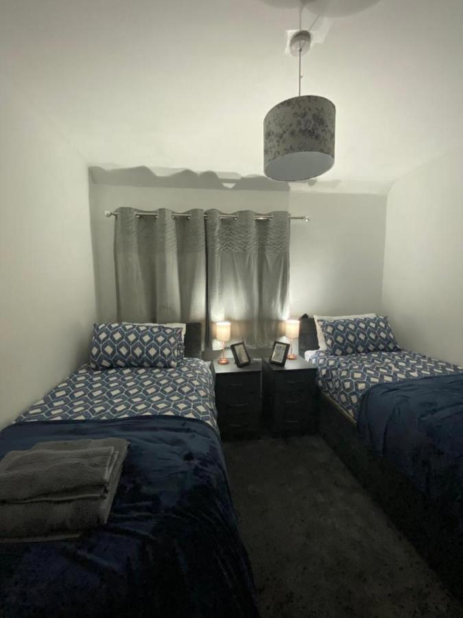 Cosy 3 Bedroom House, Free Parking & Wifi نوتينغهام المظهر الخارجي الصورة